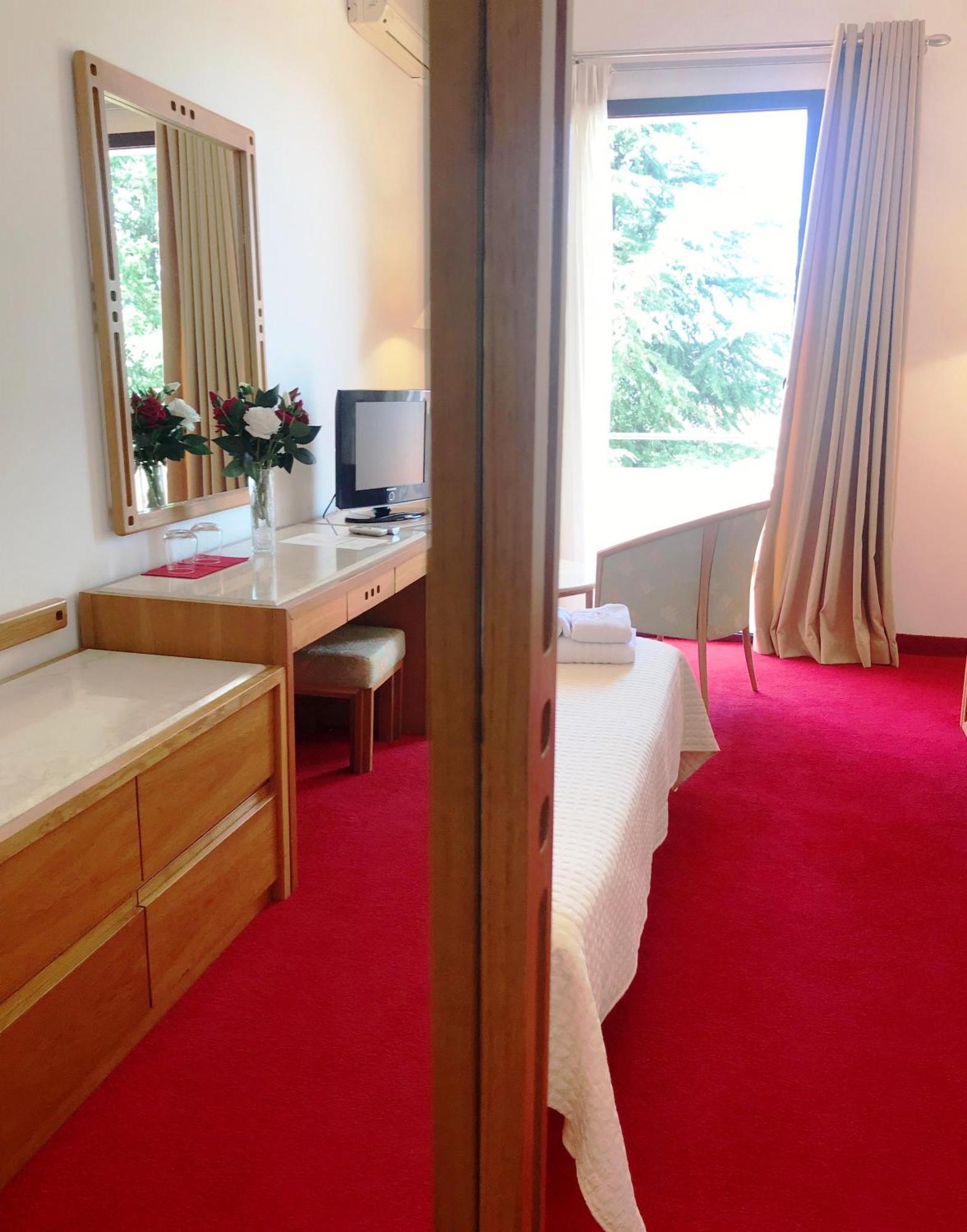 Chateau Linza Resort Tiranë Luaran gambar