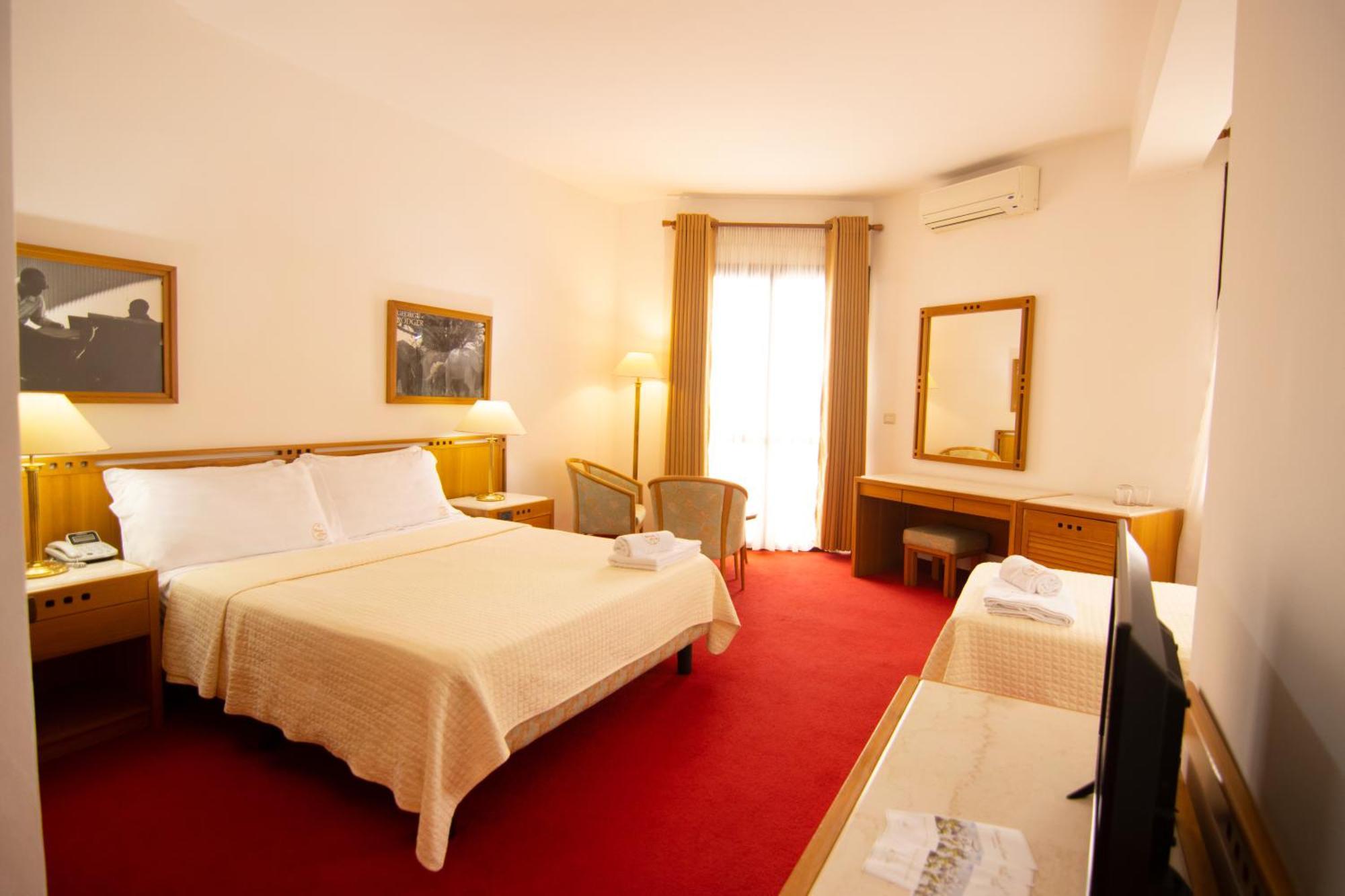 Chateau Linza Resort Tiranë Luaran gambar