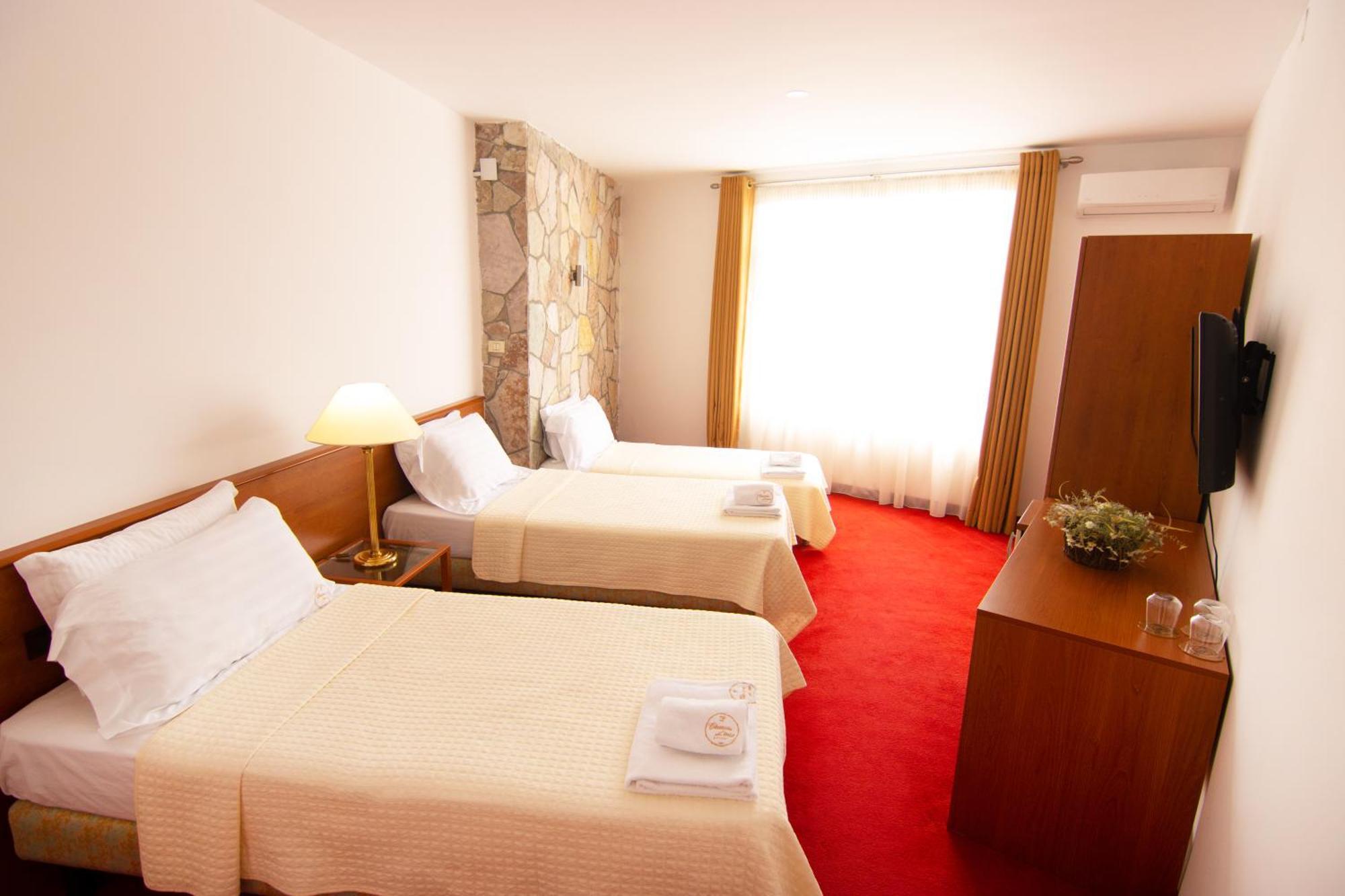 Chateau Linza Resort Tiranë Luaran gambar