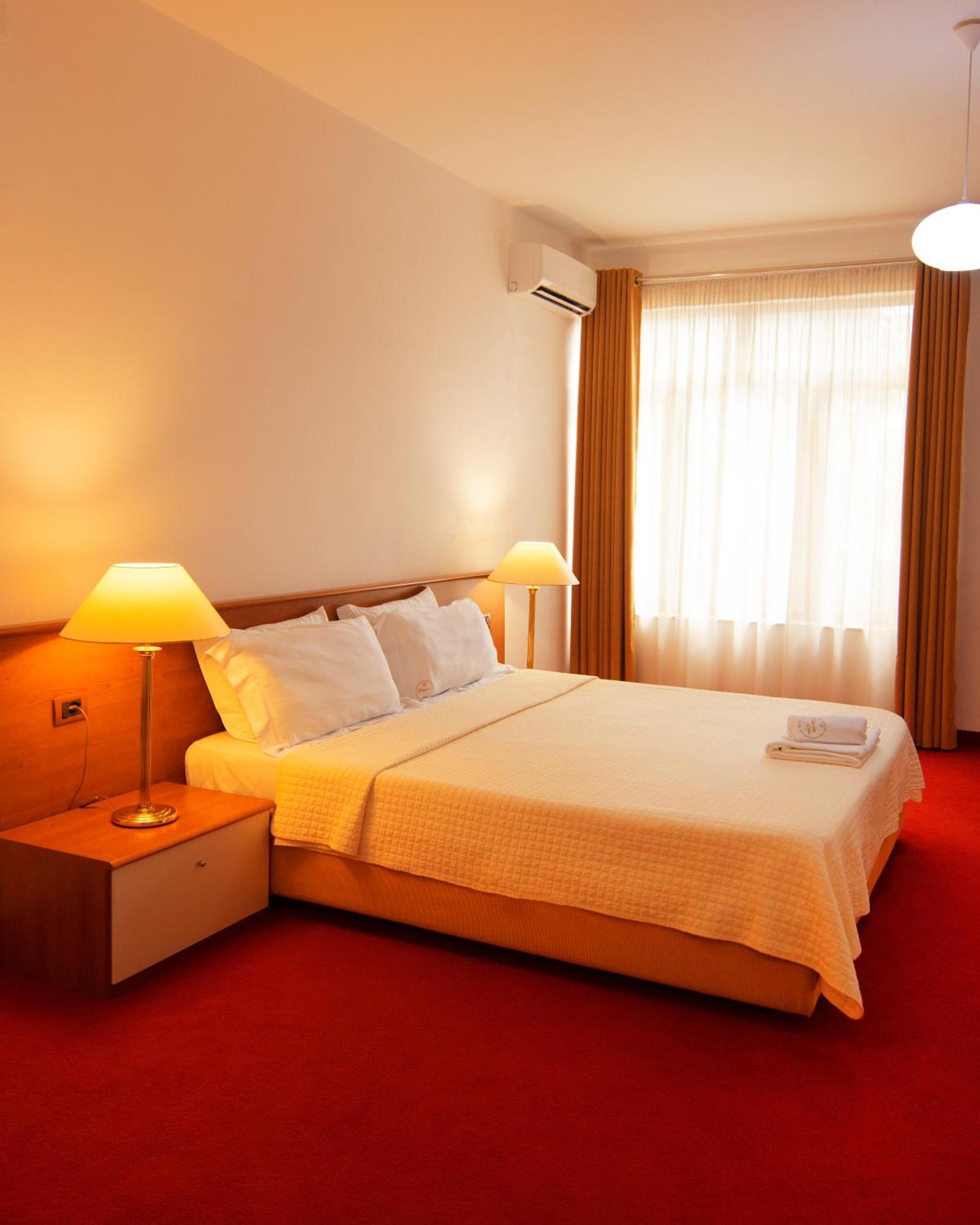 Chateau Linza Resort Tiranë Luaran gambar