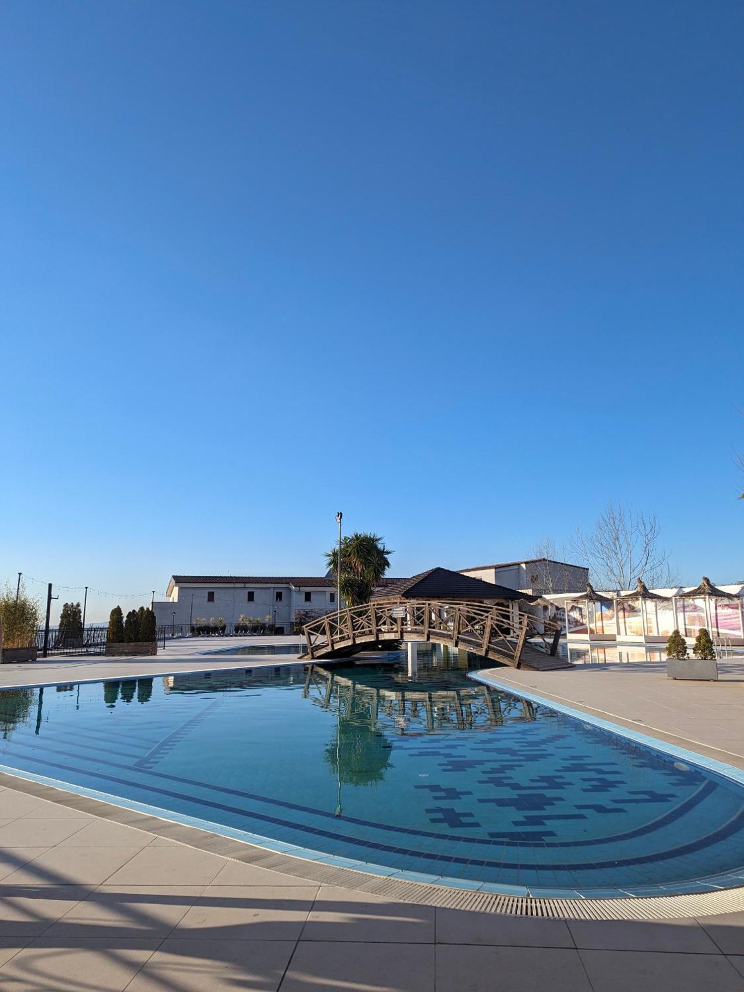 Chateau Linza Resort Tiranë Luaran gambar
